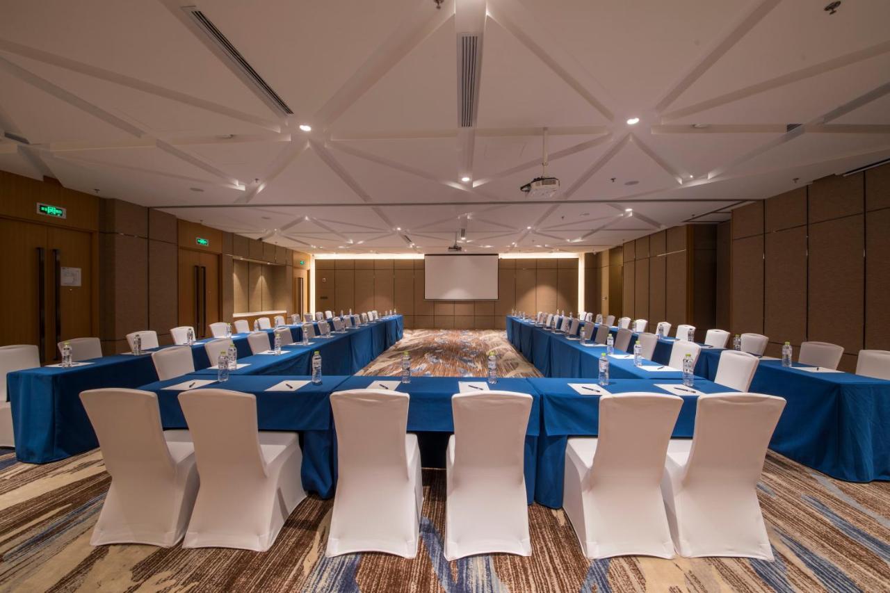 Holiday Inn Express Qingdao Chengyang Central By Ihg Exterior foto