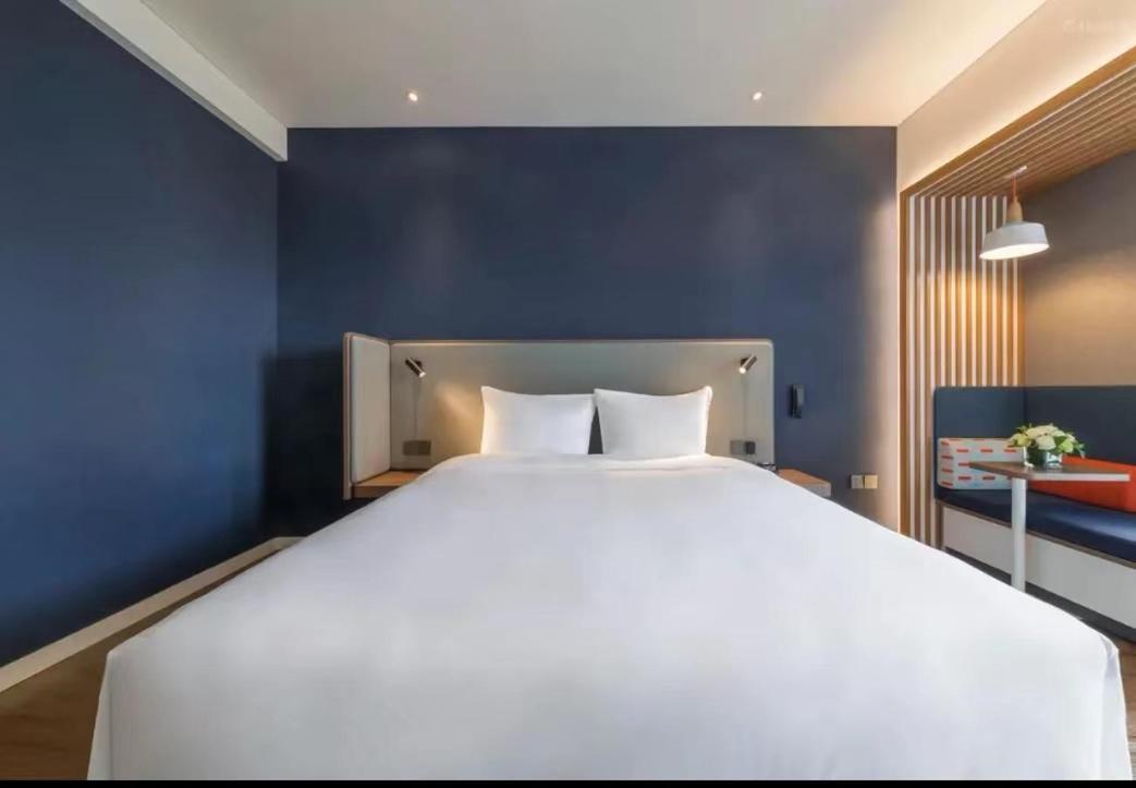 Holiday Inn Express Qingdao Chengyang Central By Ihg Exterior foto