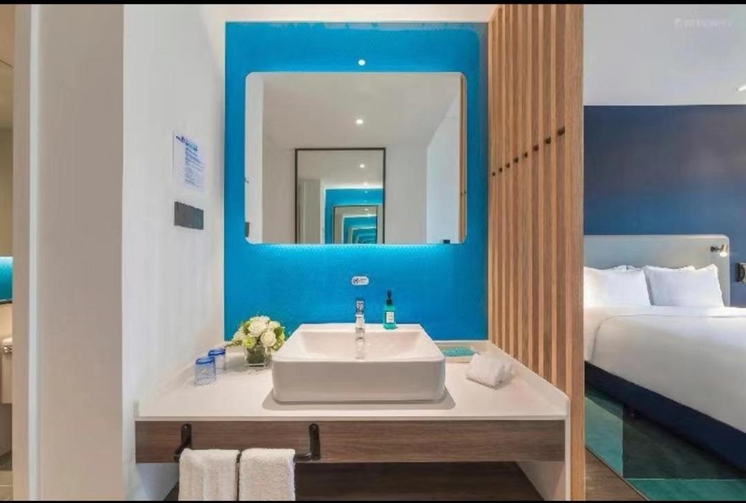 Holiday Inn Express Qingdao Chengyang Central By Ihg Exterior foto