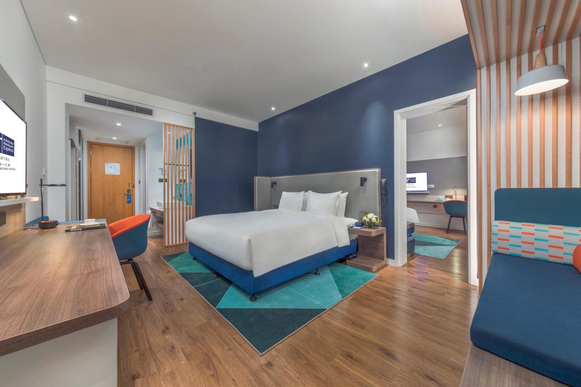Holiday Inn Express Qingdao Chengyang Central By Ihg Exterior foto