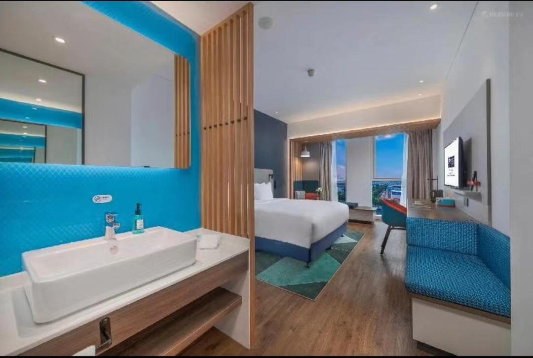 Holiday Inn Express Qingdao Chengyang Central By Ihg Exterior foto
